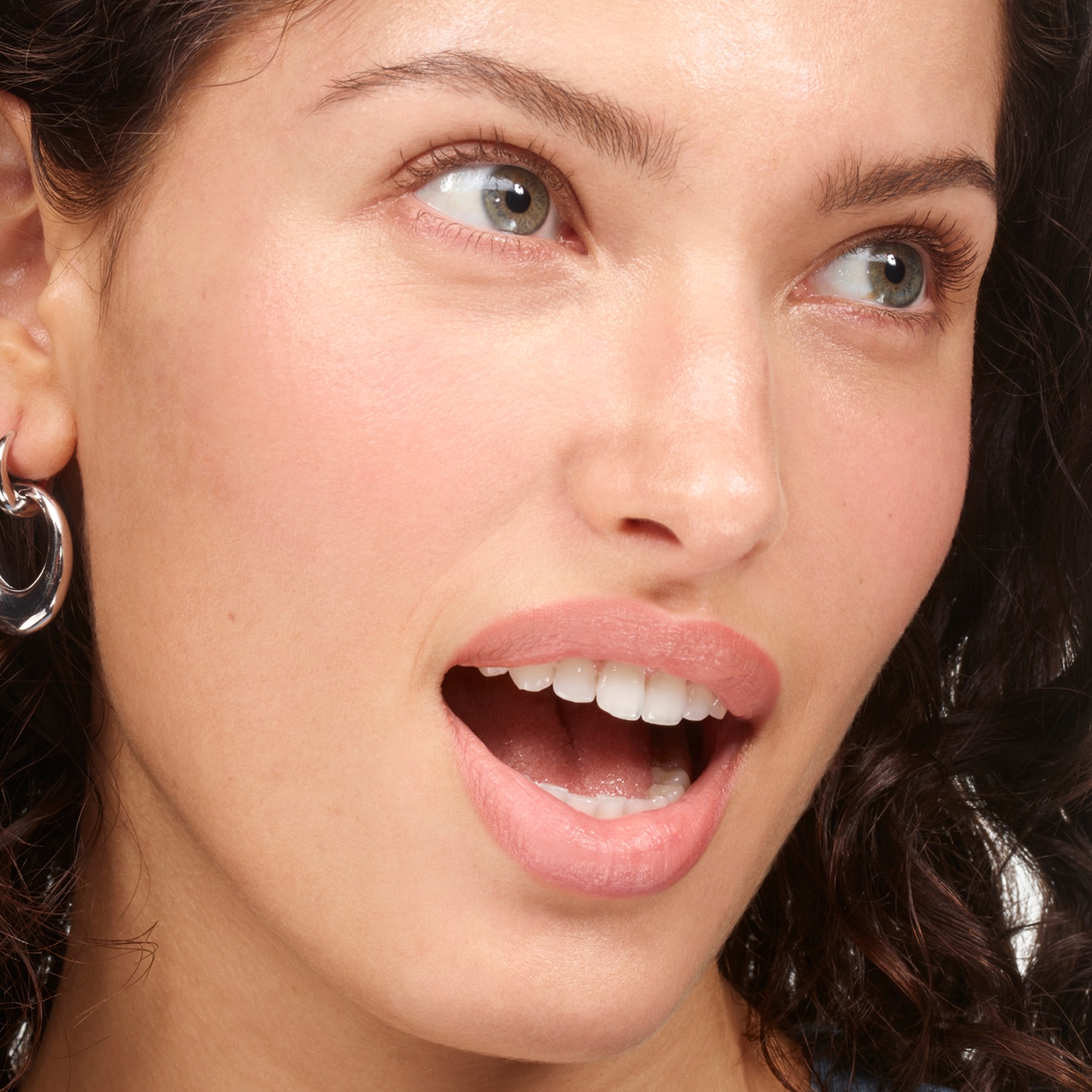 LIP LINE ENHANCING HYDRATING LONGWEAR (LÁPIZ DELINEADOR DE LABIOS CON EFECTO HIDRATANTE)